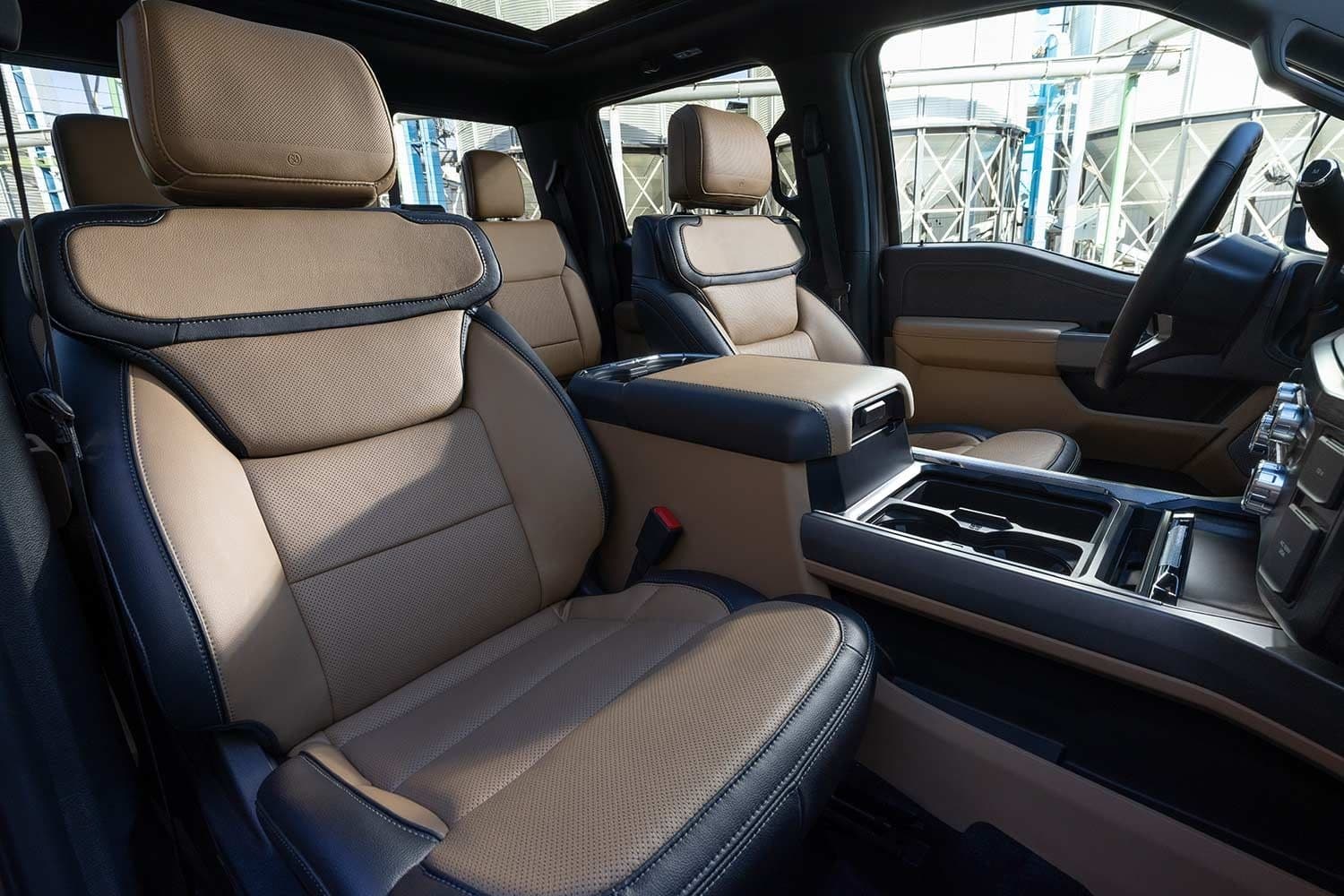Ford F-350 view 2