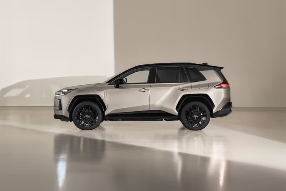Toyota RAV4 view 2