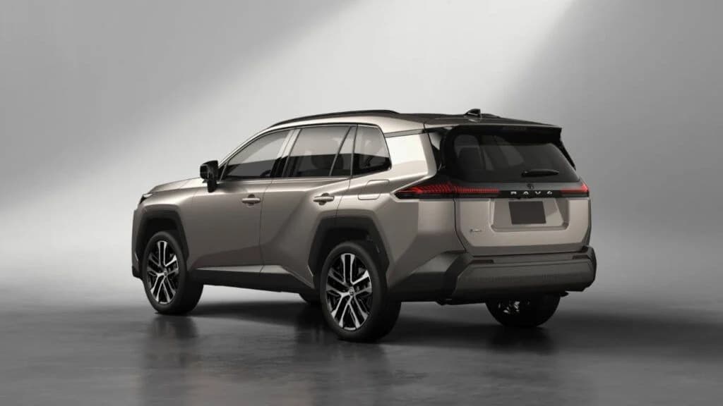 Toyota RAV4 view 3