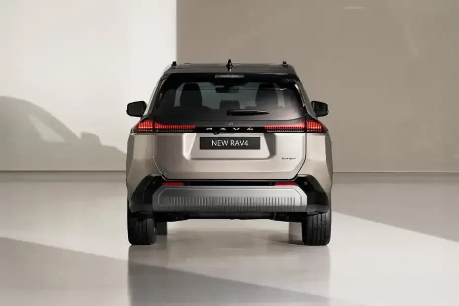 Toyota RAV4 view 4